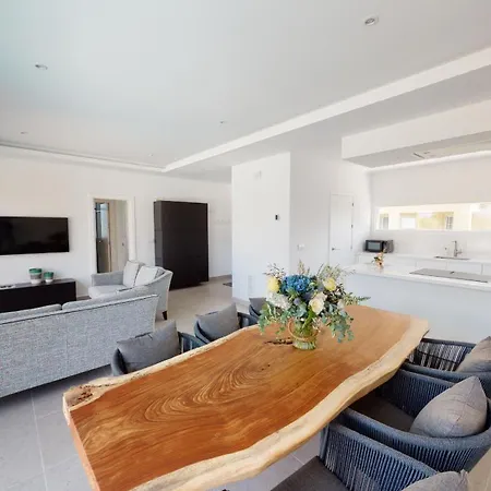 Villa Villa Colibri By On Travel Oliva